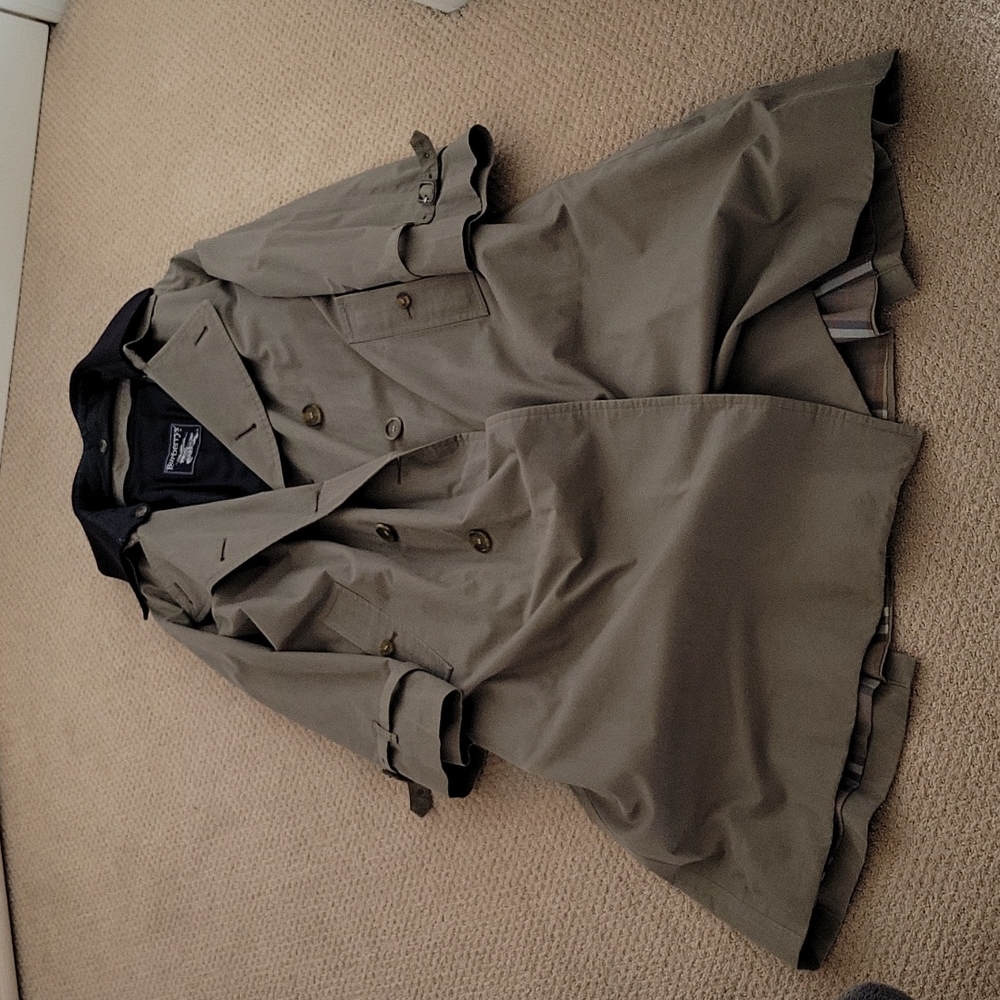 Men's Burberrys Trench Coat